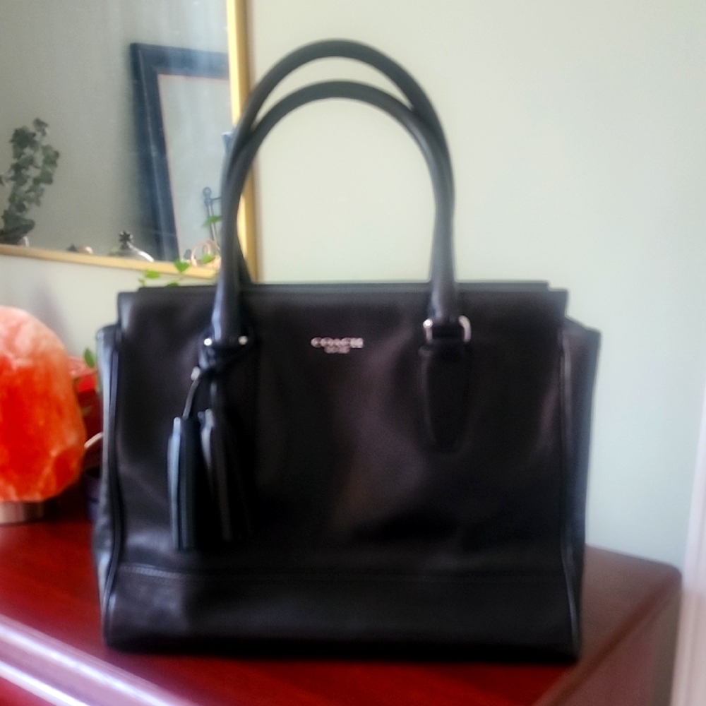 Coach Black Sophisticated Leather Tote Approx 12×10